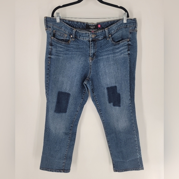 Torrid Skinny Cropped Faux Patch Jeans 22 - Picture 1 of 4